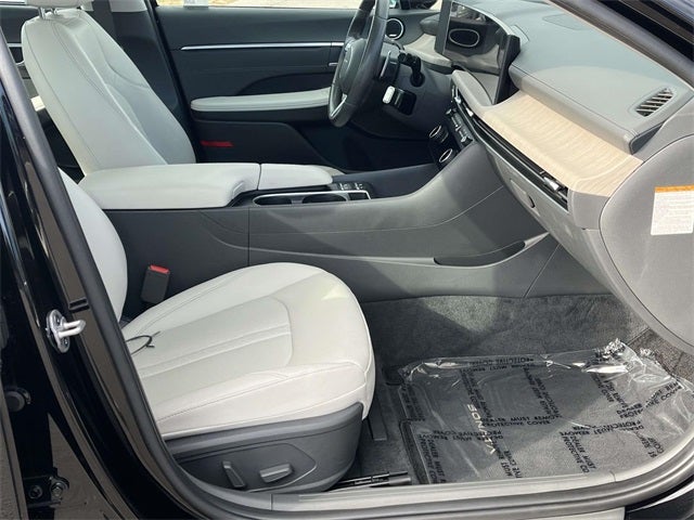 2024 Hyundai SONATA HYBRID Limited
