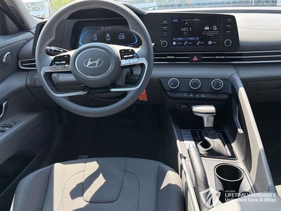2026 Hyundai ELANTRA SE