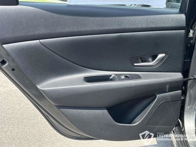 2026 Hyundai ELANTRA SE