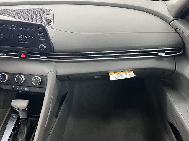 2026 Hyundai ELANTRA SE