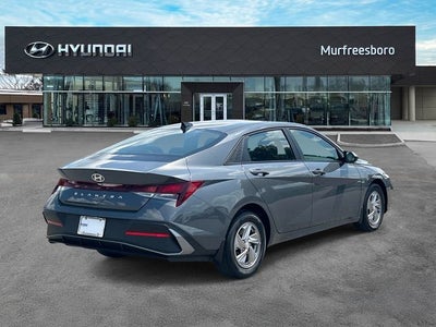 2026 Hyundai ELANTRA SE