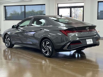 2024 Hyundai ELANTRA Limited