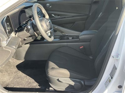2025 Hyundai ELANTRA SEL Convenience
