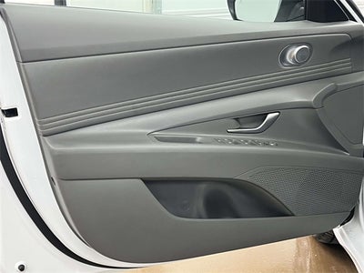 2025 Hyundai ELANTRA SEL Convenience