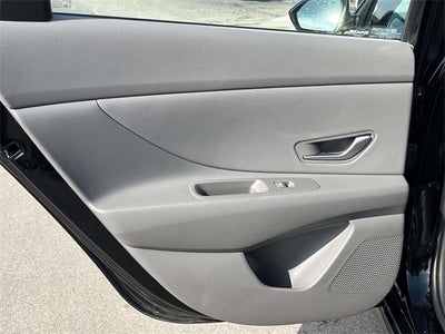 2025 Hyundai ELANTRA SEL Convenience