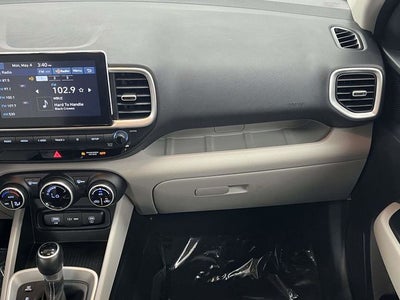 2025 Hyundai VENUE SEL