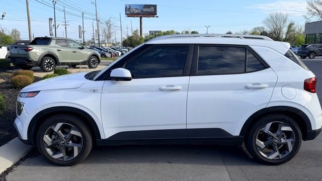 2022 Hyundai VENUE SEL