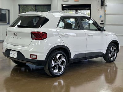 2025 Hyundai VENUE SEL