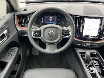 2024 Volvo XC60 B5 Plus Dark Theme