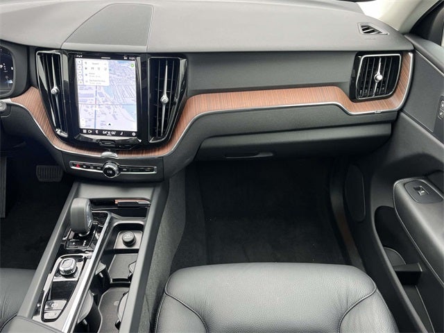 2024 Volvo XC60 B5 Plus Dark Theme