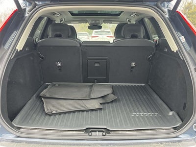 2024 Volvo XC60 B5 Plus Dark Theme