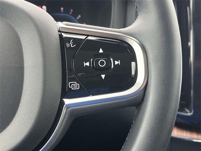 2024 Volvo XC60 B5 Plus Dark Theme