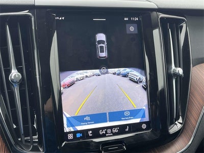 2024 Volvo XC60 B5 Plus Dark Theme