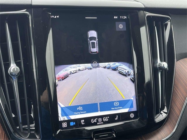 2024 Volvo XC60 B5 Plus Dark Theme