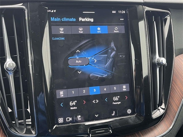 2024 Volvo XC60 B5 Plus Dark Theme